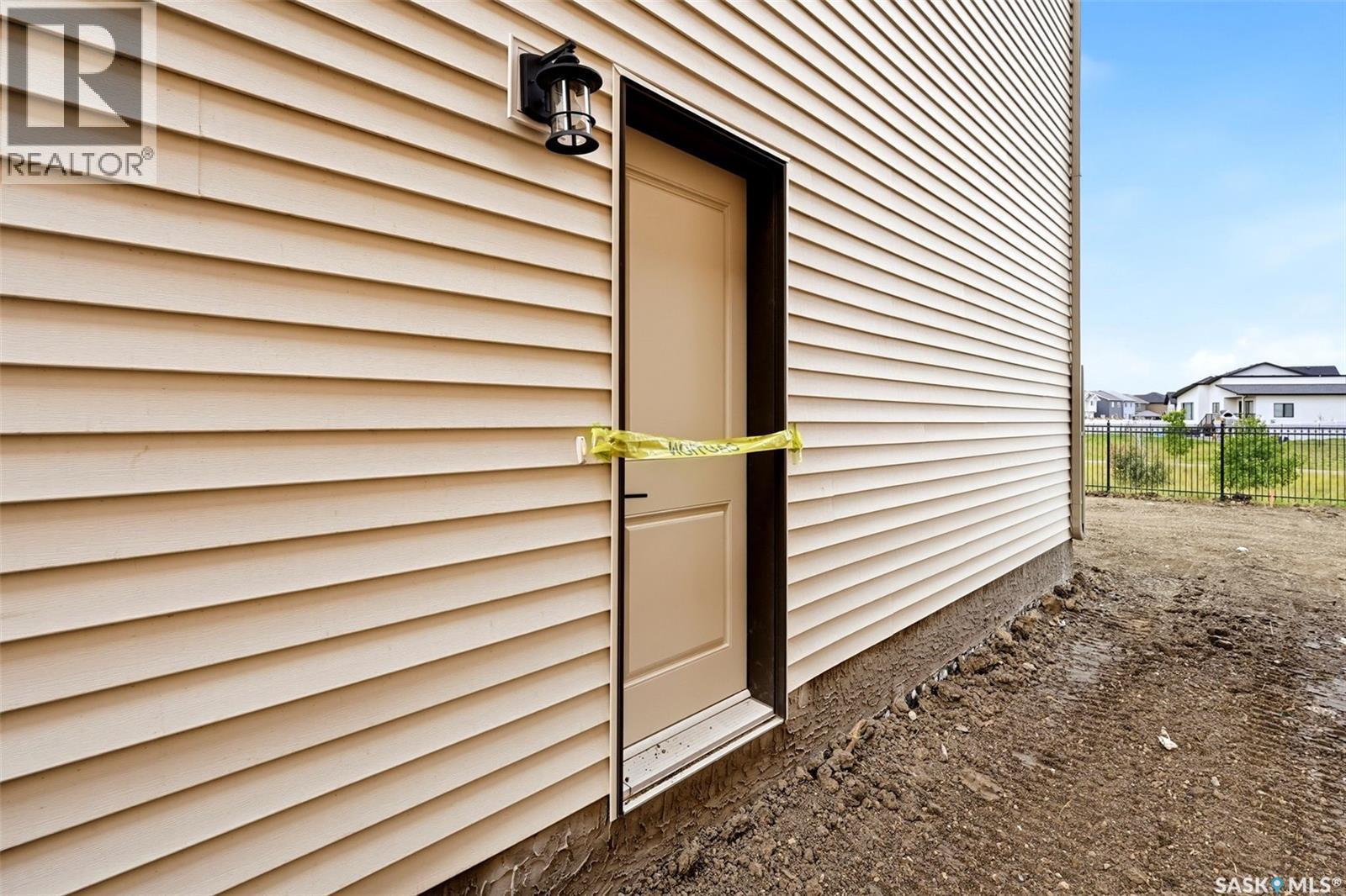 3148 Favel Drive, Regina, SK - Outdoor