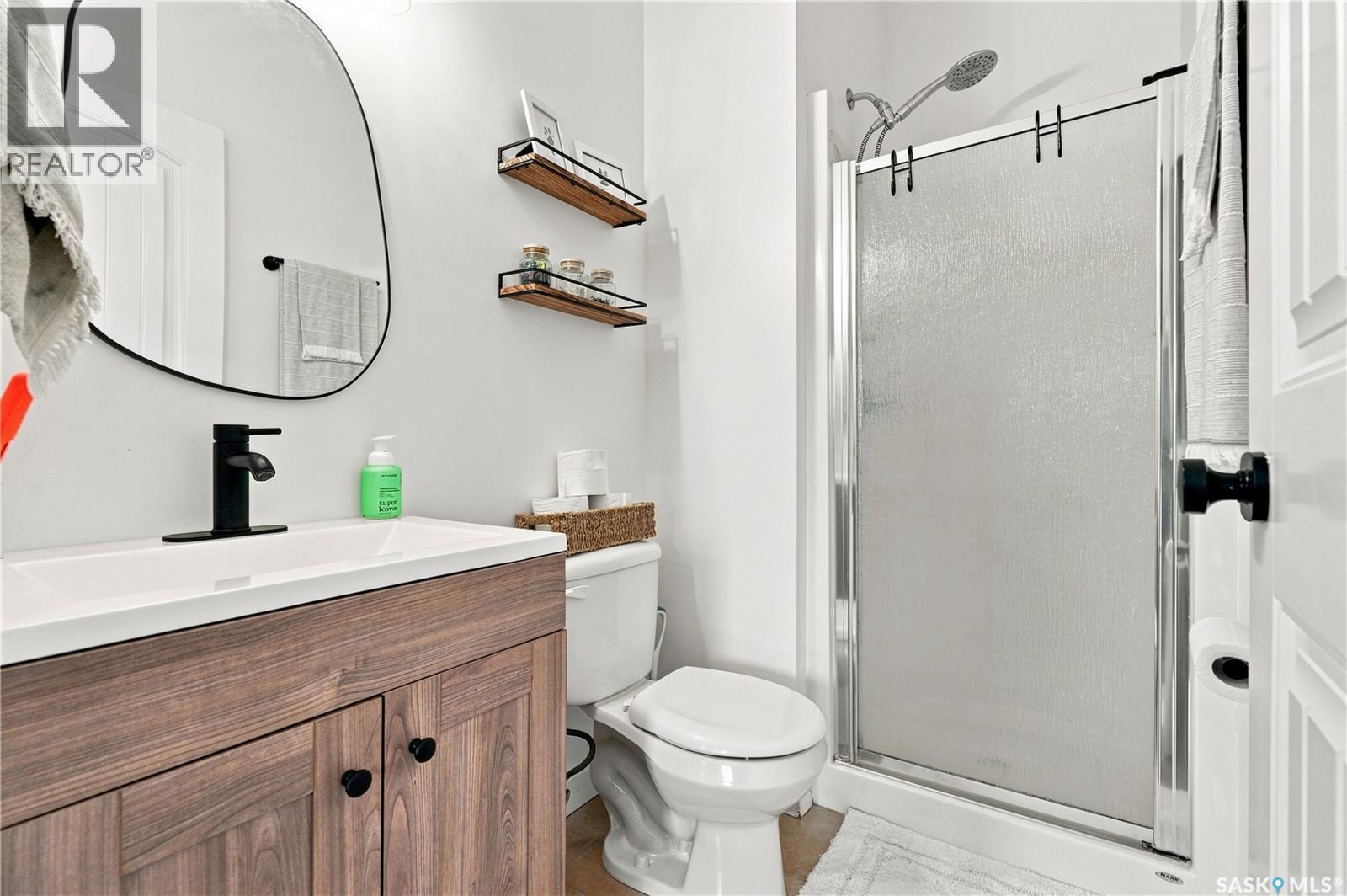 123 Railway Avenue, Dundurn, SK - Indoor Photo Showing Bathroom