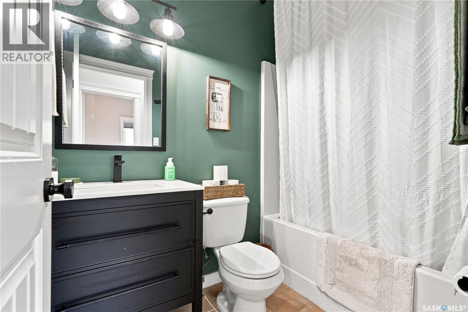 123 Railway Avenue, Dundurn, SK - Indoor Photo Showing Bathroom