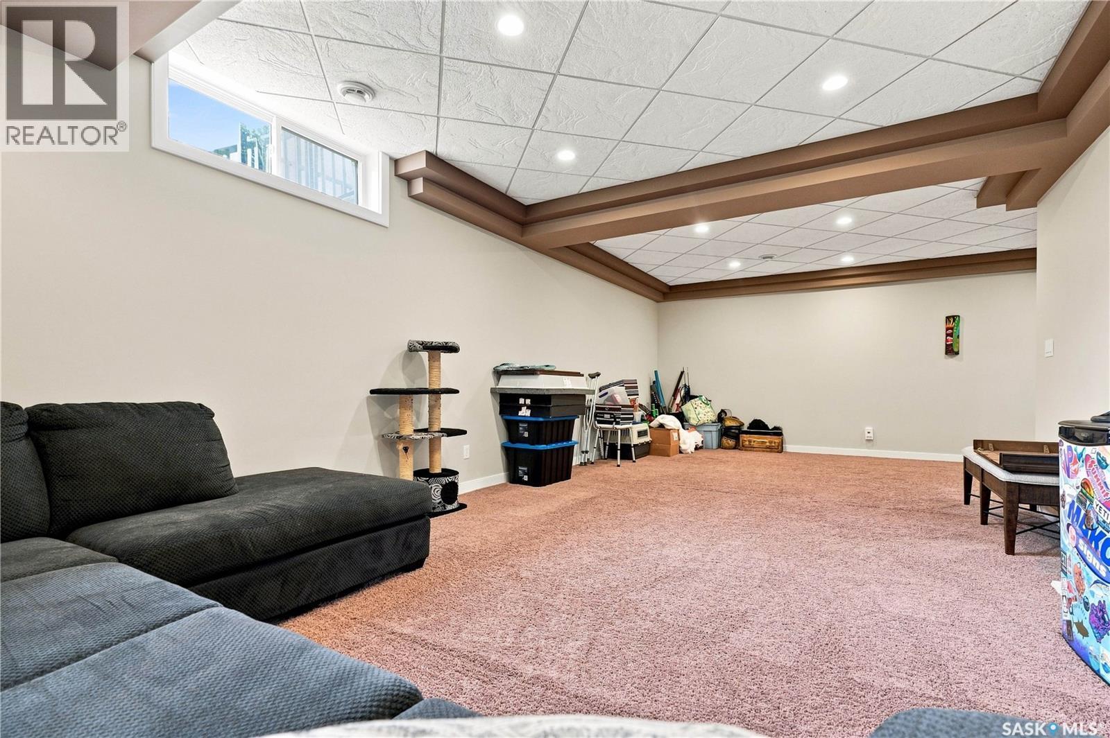 123 Railway Avenue, Dundurn, SK - Indoor