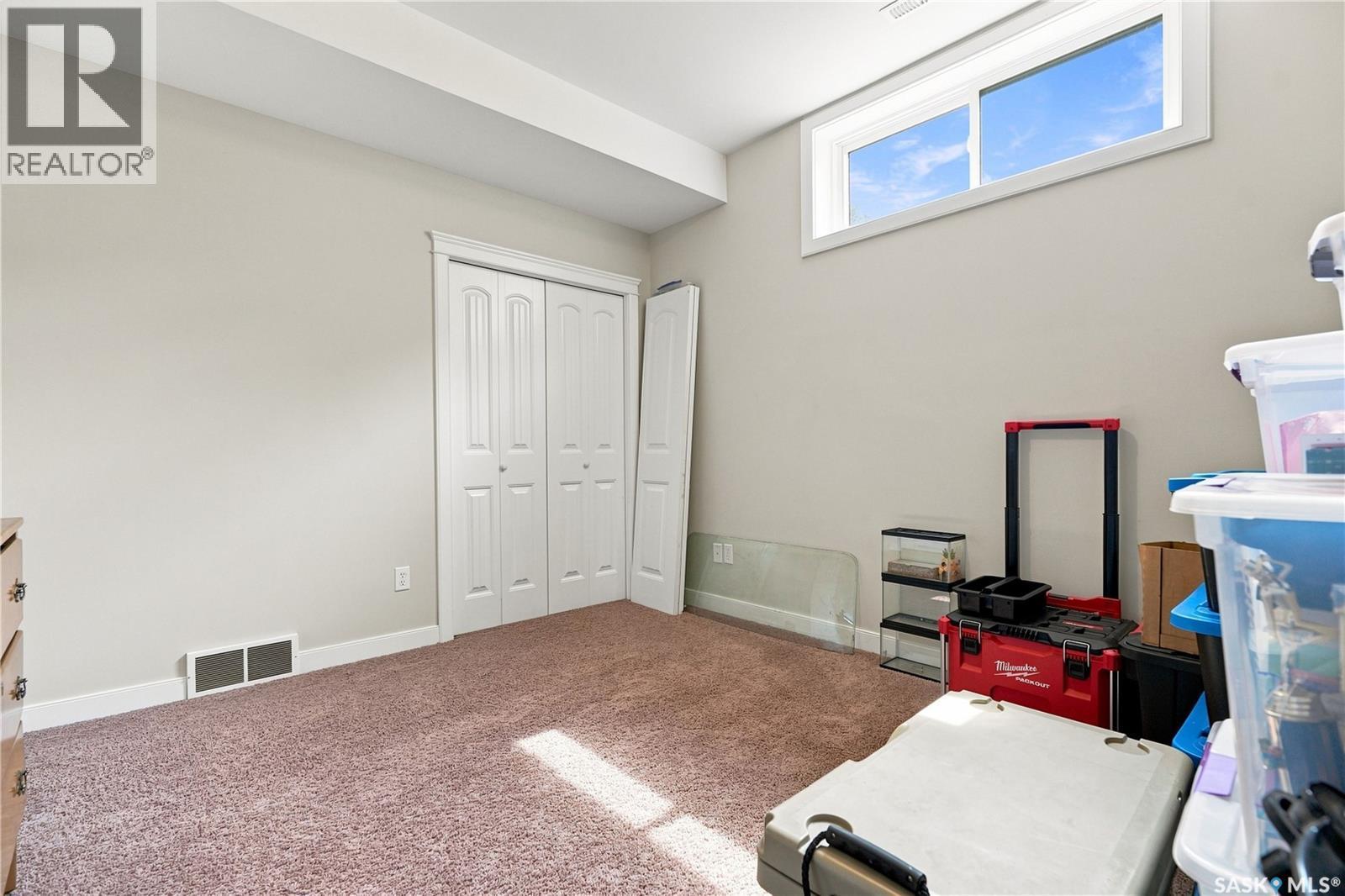 123 Railway Avenue, Dundurn, SK - Indoor