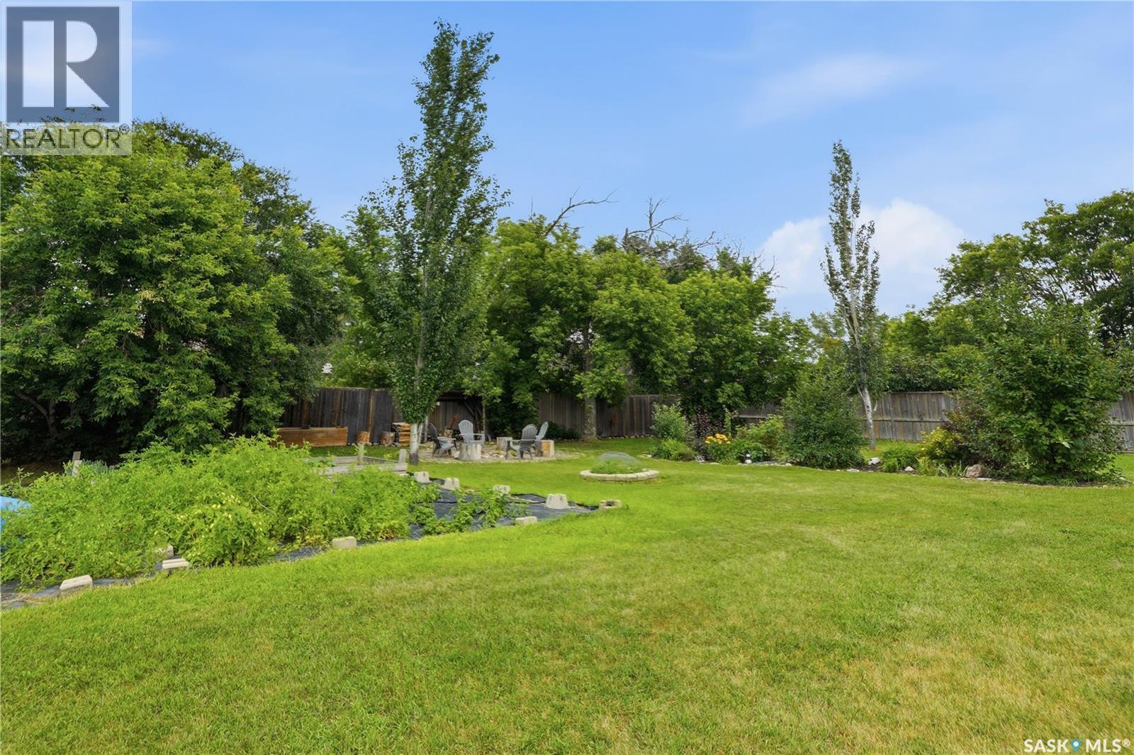 123 Railway Avenue, Dundurn, SK - Outdoor