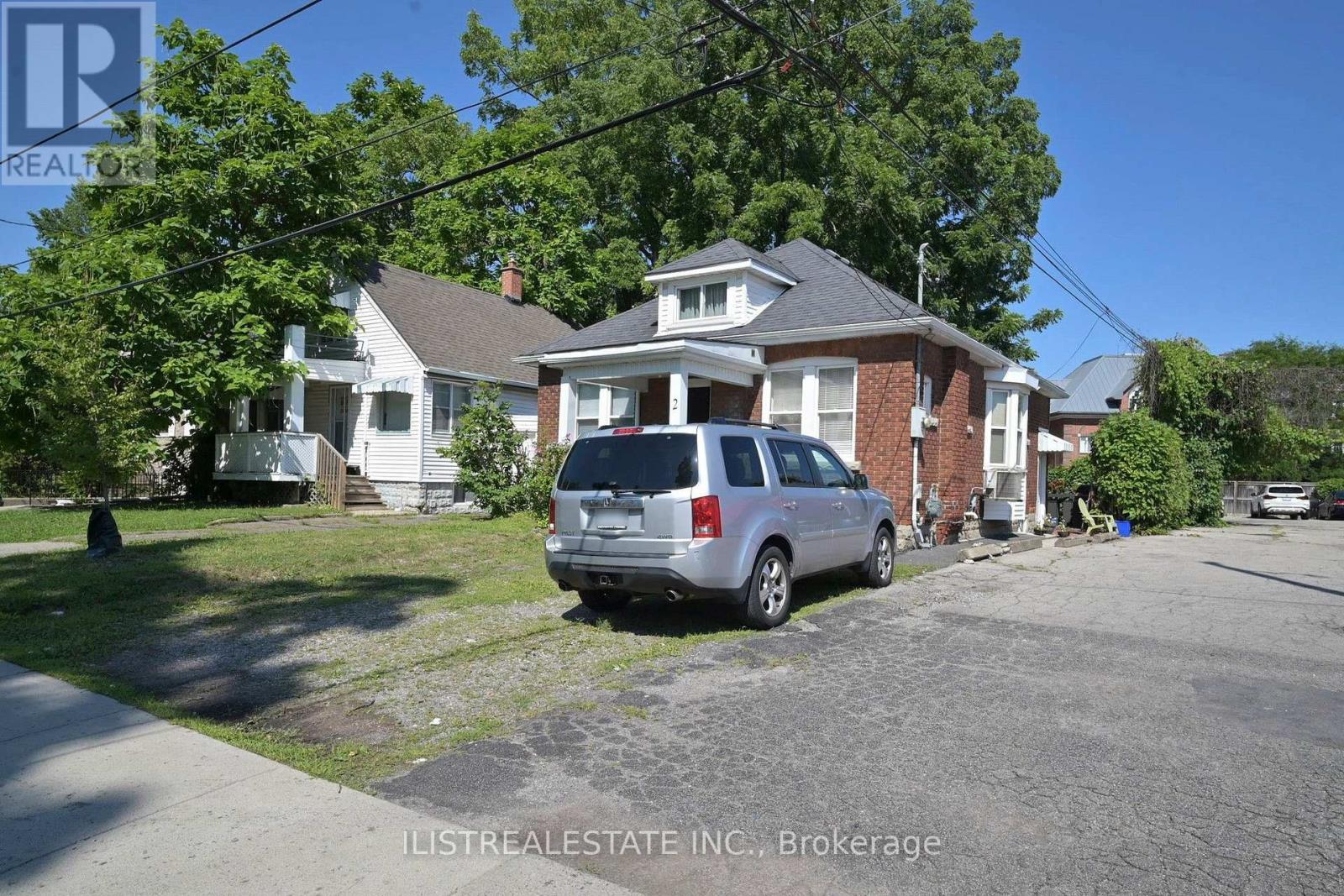 2 Norfolk Street N, Hamilton, ON - Outdoor