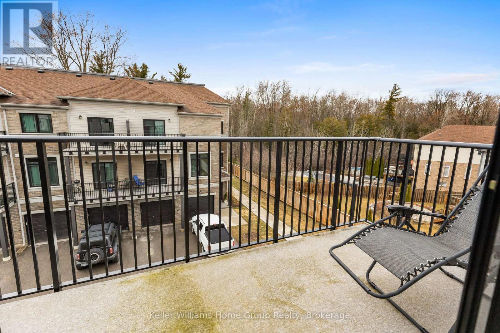 35 - 107 Westra Drive, Guelph (Willow West/Sugarbush/West Acres), ON - Outdoor With Exterior