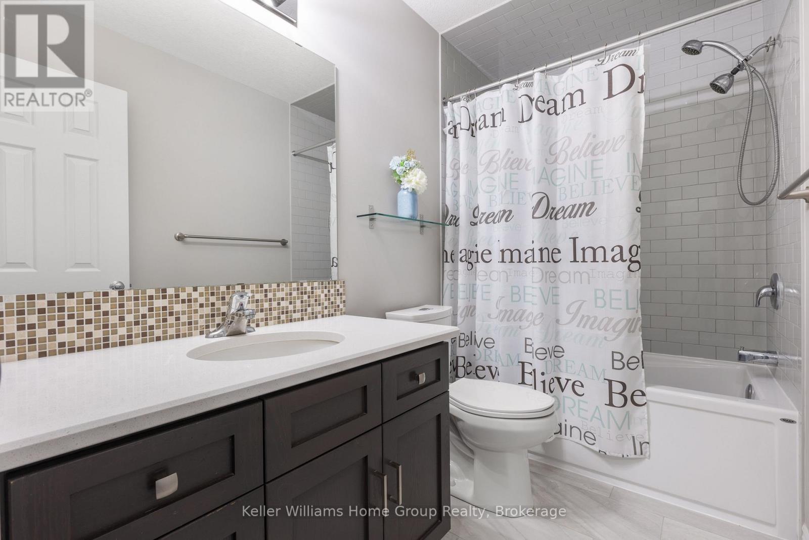 35 - 107 Westra Drive, Guelph (Willow West/Sugarbush/West Acres), ON - Indoor Photo Showing Bathroom