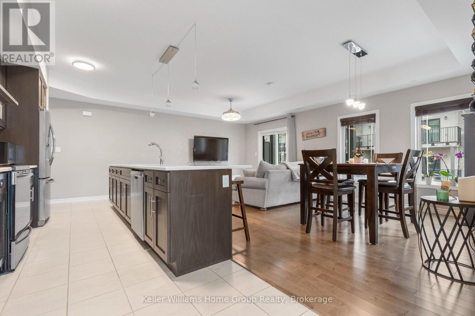 35 - 107 Westra Drive, Guelph (Willow West/Sugarbush/West Acres), ON - Indoor