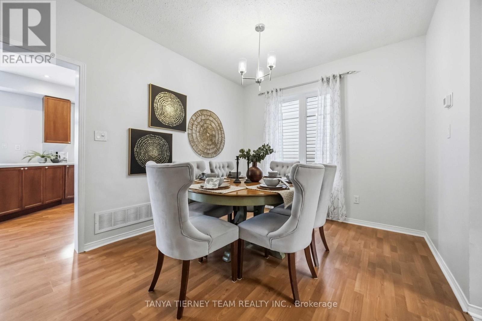 75 Robert Attersley Drive E, Whitby, ON - Indoor Photo Showing Dining Room