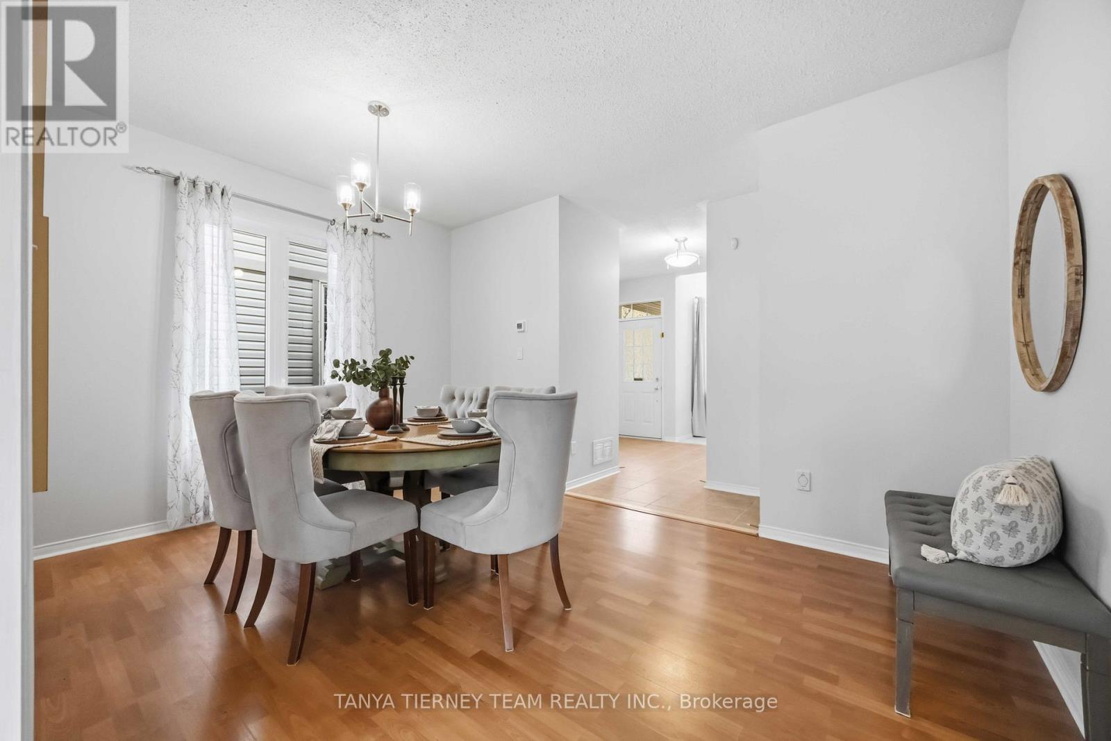 75 Robert Attersley Drive E, Whitby, ON - Indoor Photo Showing Dining Room