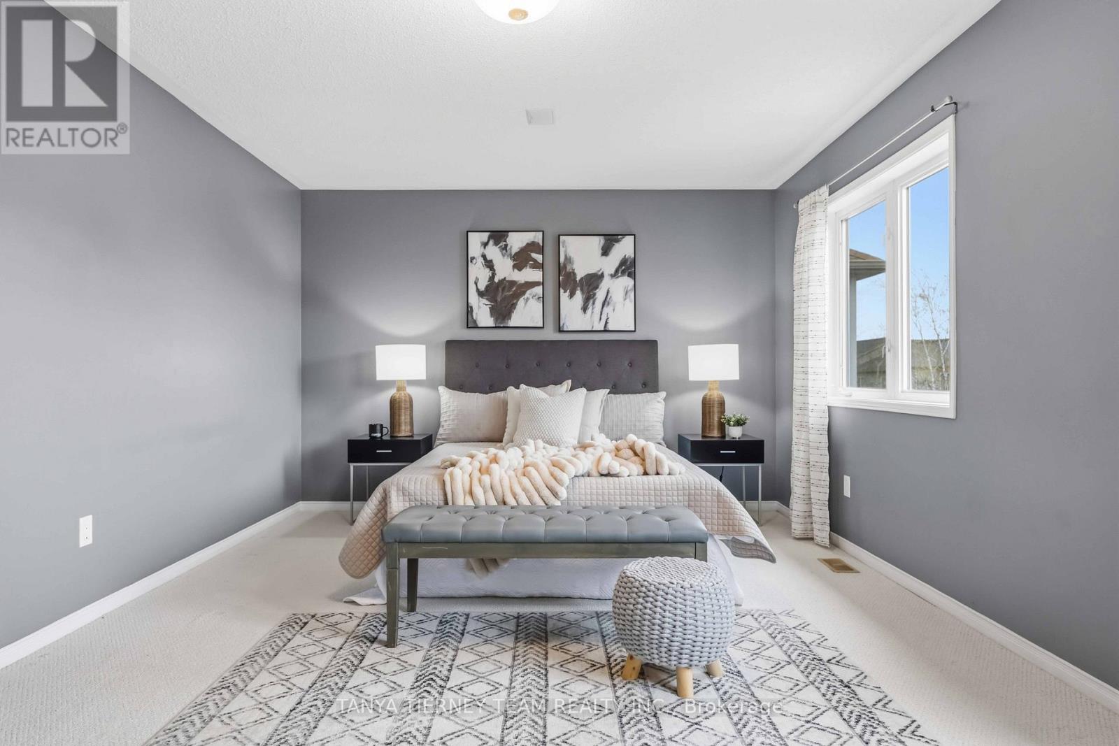 75 Robert Attersley Drive E, Whitby, ON - Indoor Photo Showing Bedroom