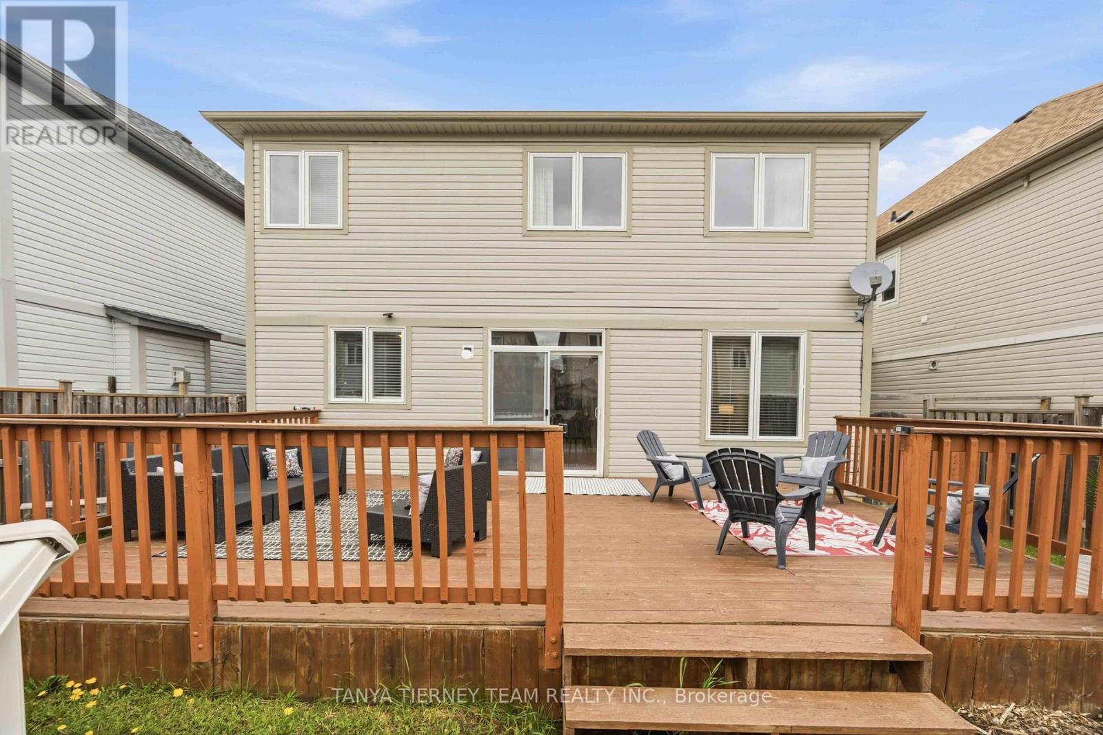 75 Robert Attersley Drive E, Whitby, ON - Outdoor With Deck Patio Veranda With Exterior
