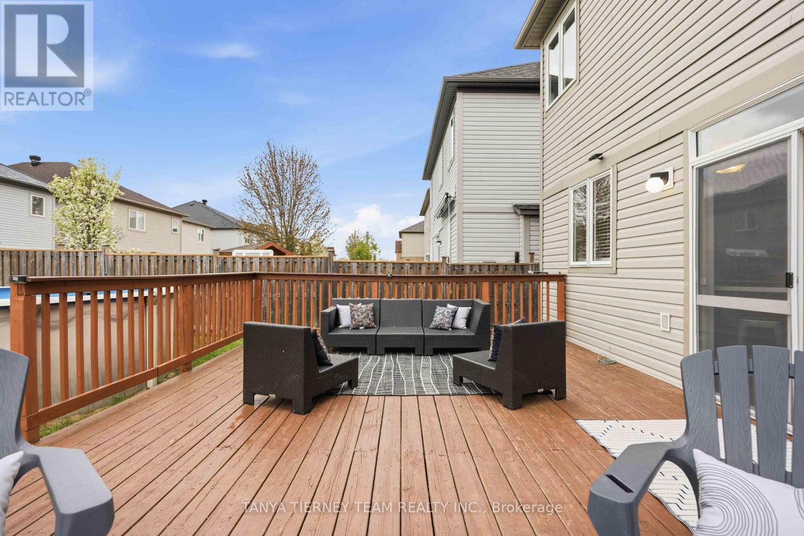75 Robert Attersley Drive E, Whitby, ON - Outdoor With Deck Patio Veranda With Exterior