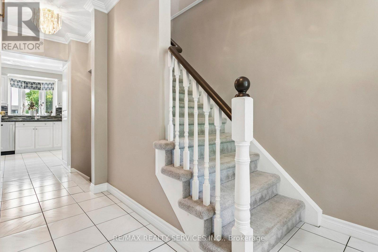 11 Longbourne Crescent, Brampton, ON - Indoor Photo Showing Other Room