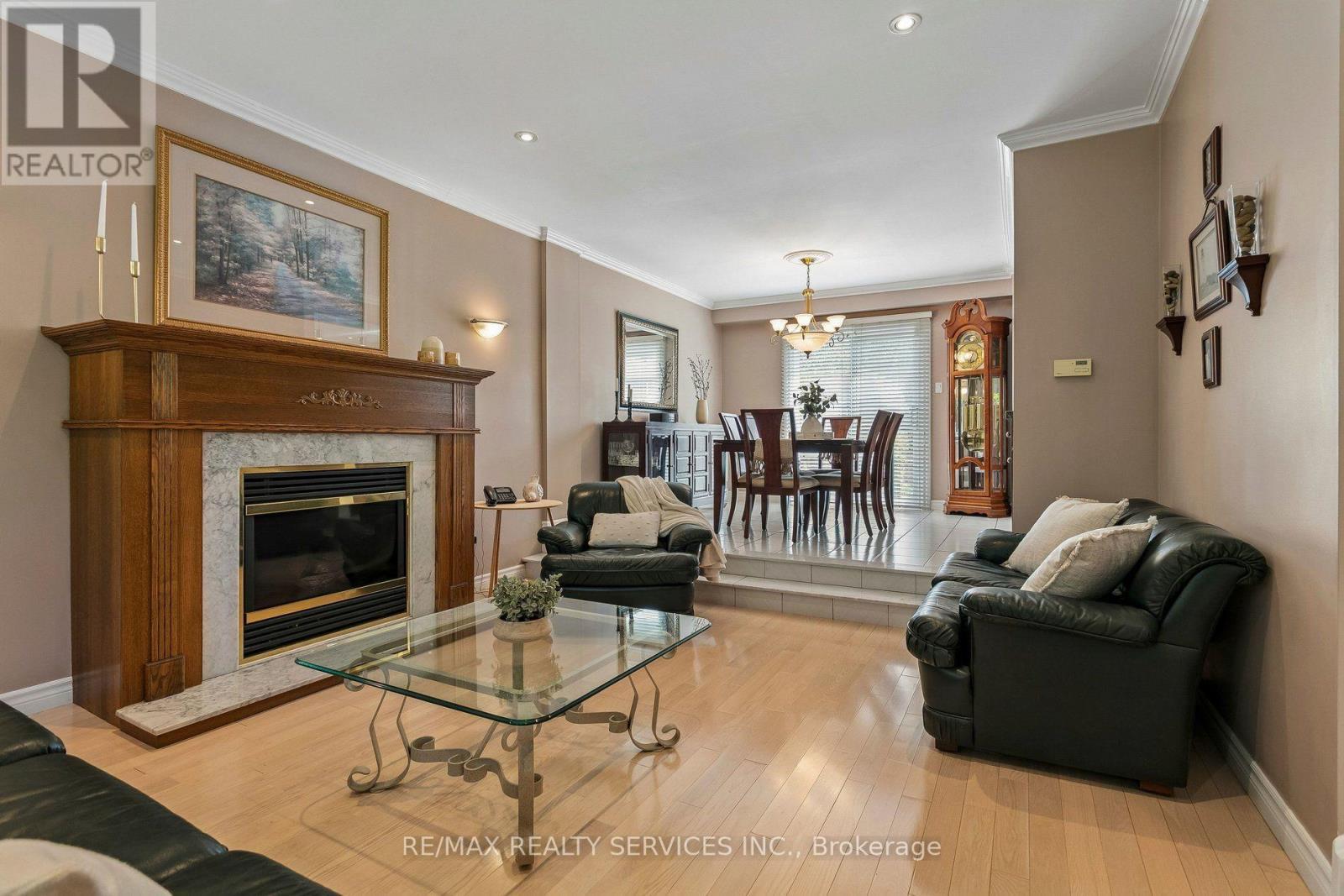 11 Longbourne Crescent, Brampton, ON - Indoor Photo Showing Living Room With Fireplace