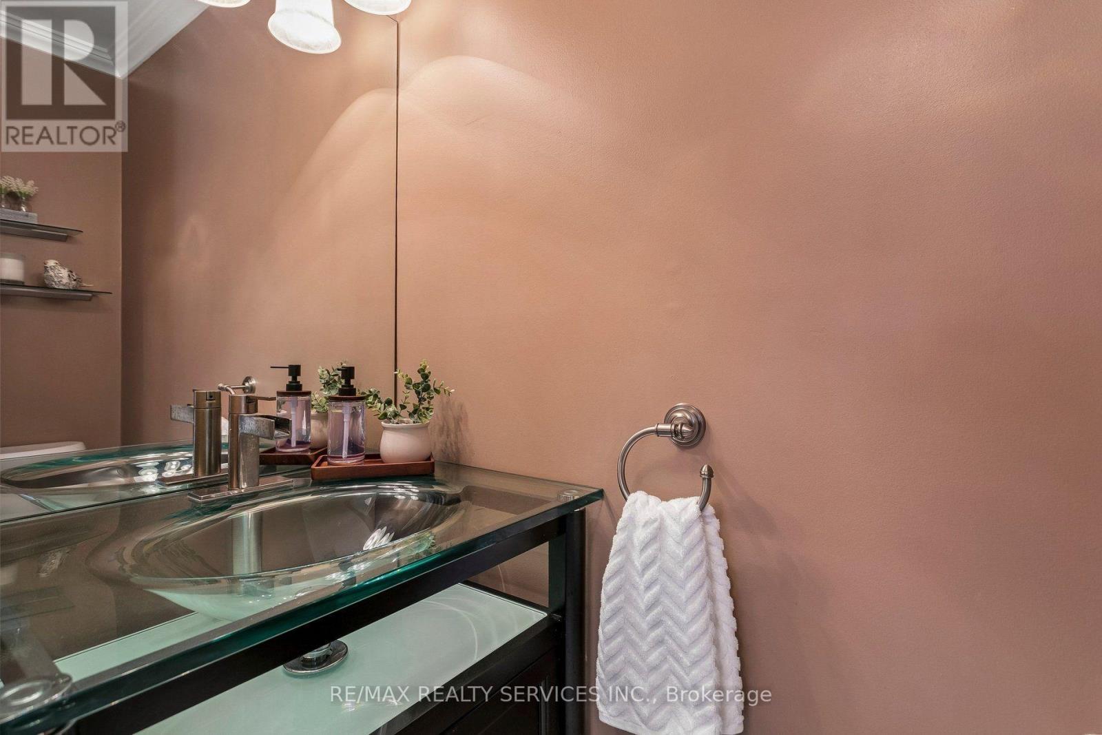 11 Longbourne Crescent, Brampton, ON - Indoor