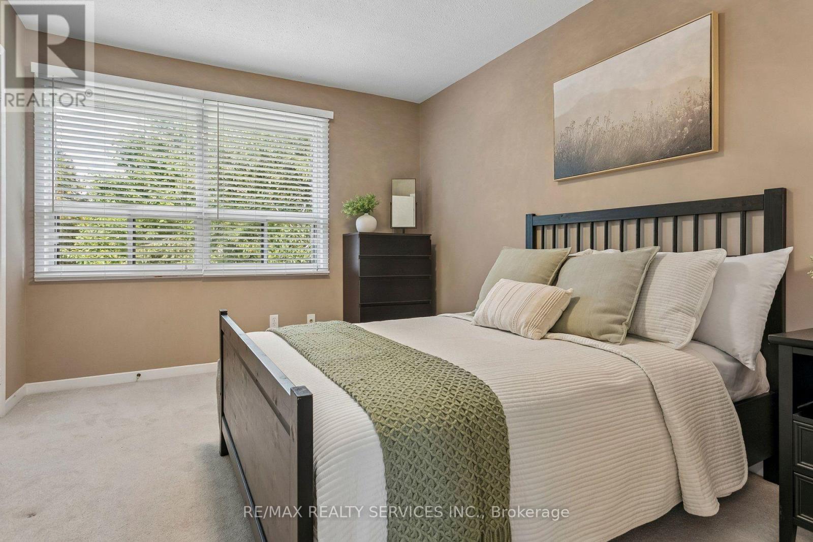 11 Longbourne Crescent, Brampton, ON - Indoor Photo Showing Bedroom