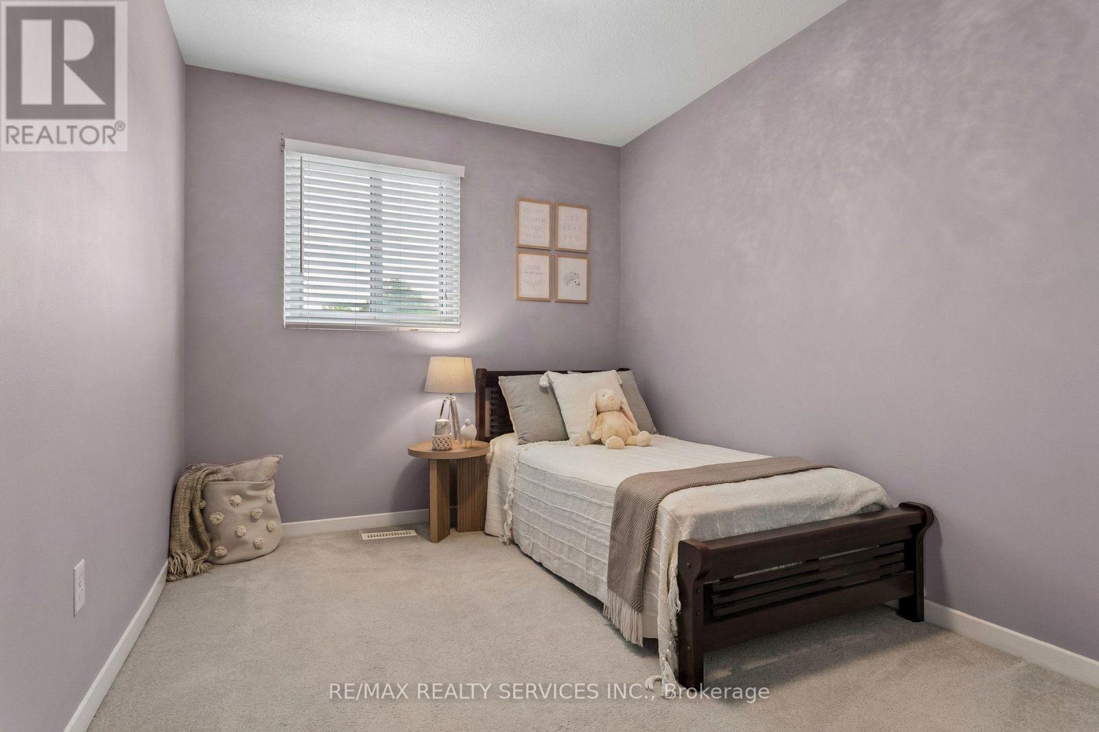 11 Longbourne Crescent, Brampton, ON - Indoor Photo Showing Bedroom