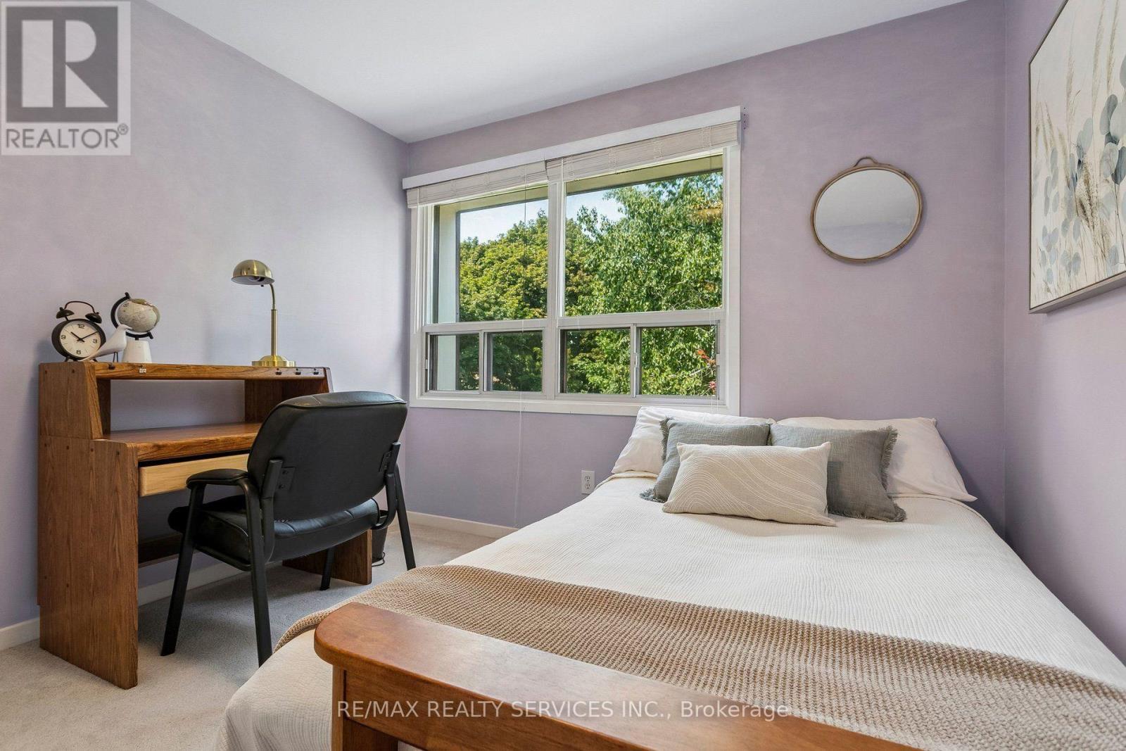 11 Longbourne Crescent, Brampton, ON - Indoor Photo Showing Bedroom