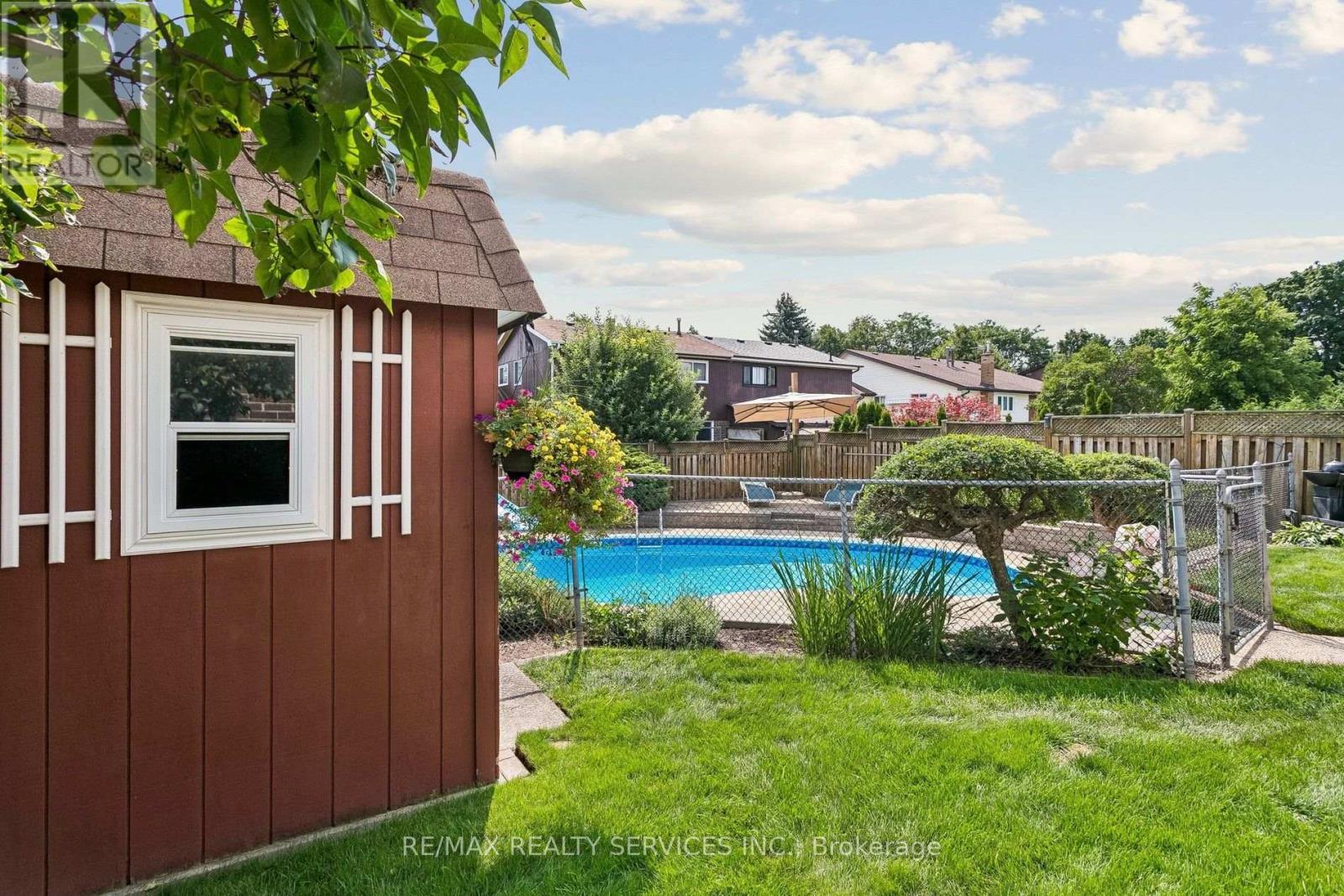 11 Longbourne Crescent, Brampton, ON - Outdoor With In Ground Pool