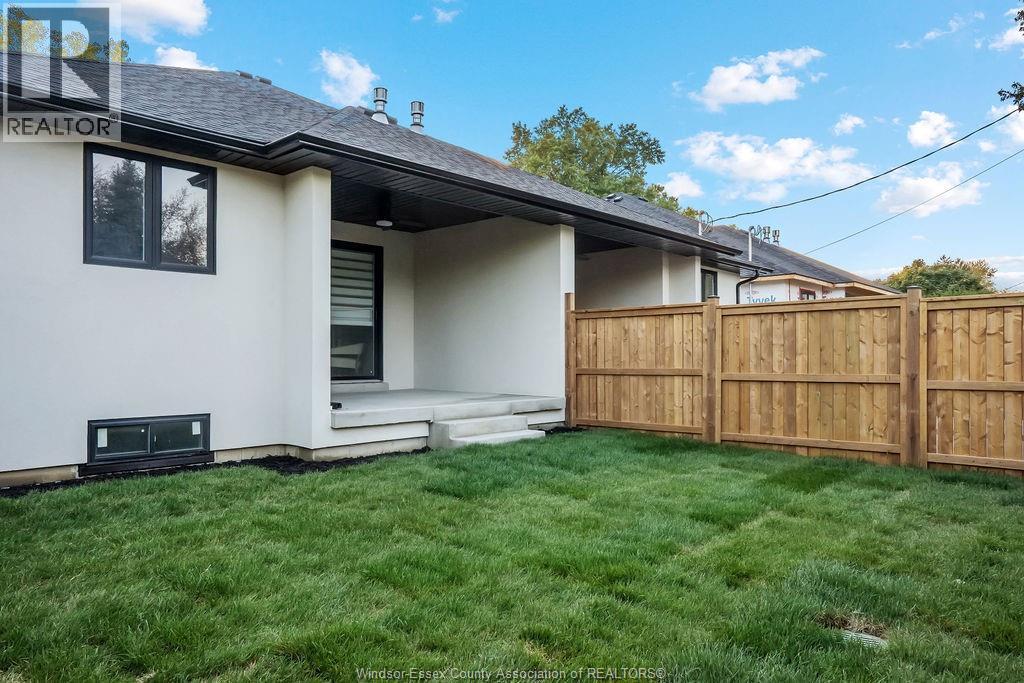 485 Maple, Lasalle, ON - Outdoor