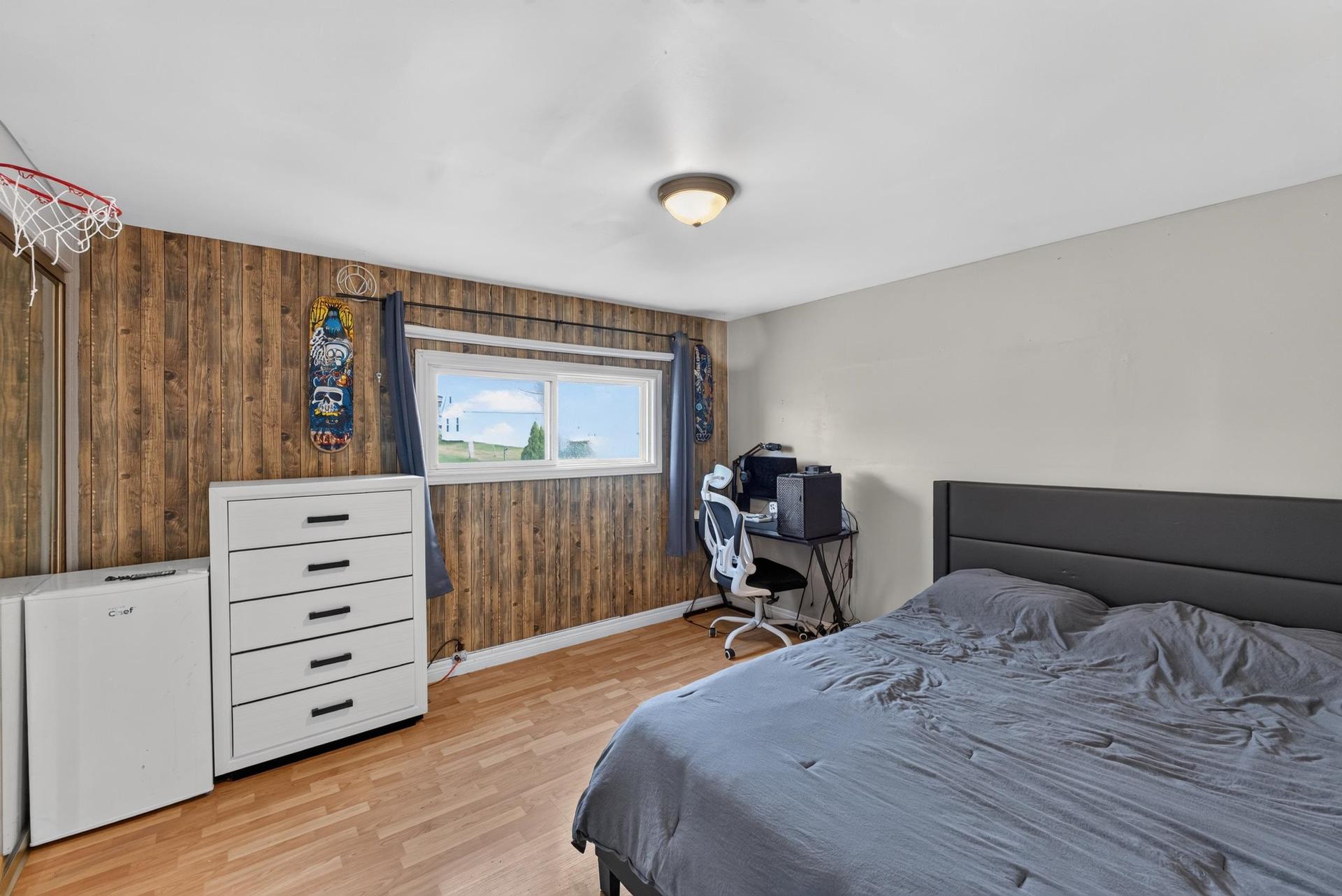 23 Lakeview Drive, Cornwall, PE - Indoor Photo Showing Bedroom