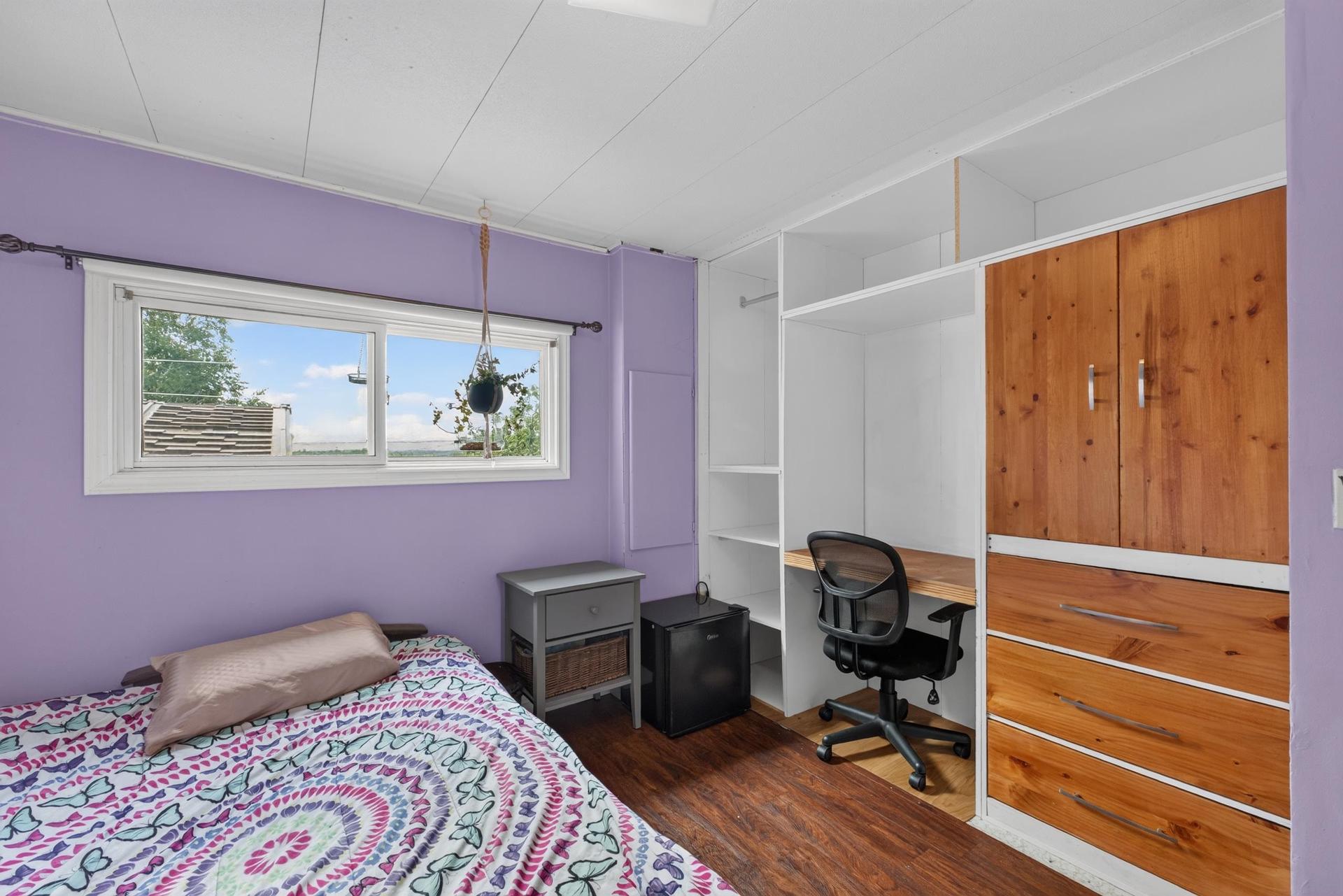 23 Lakeview Drive, Cornwall, PE - Indoor Photo Showing Bedroom