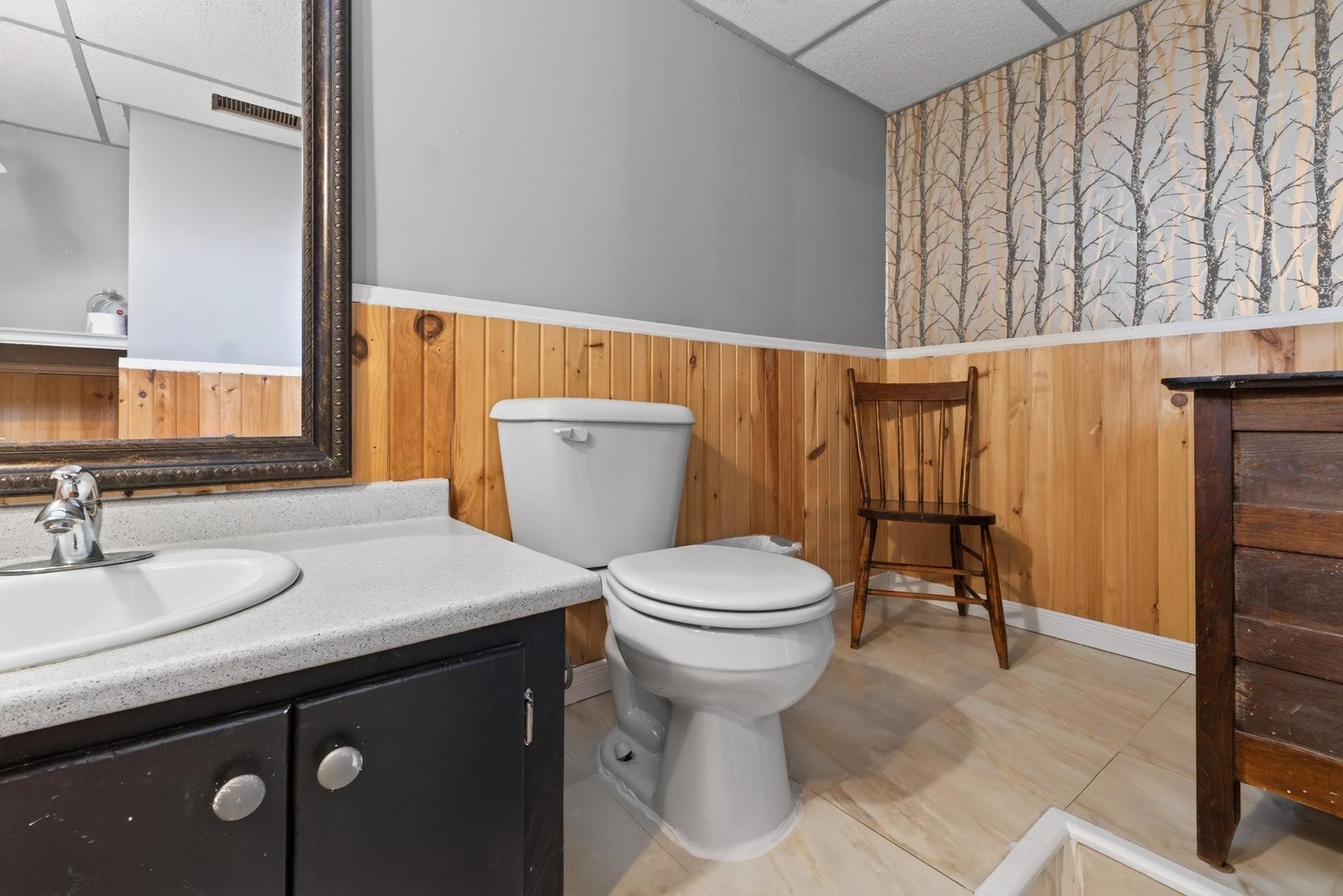 23 Lakeview Drive, Cornwall, PE - Indoor Photo Showing Bathroom