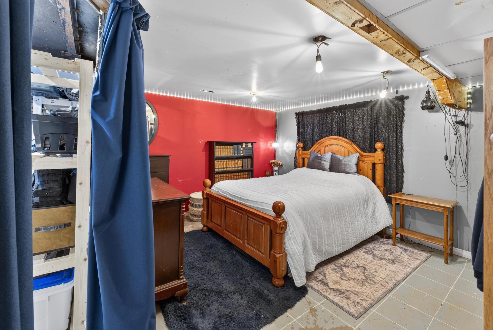 23 Lakeview Drive, Cornwall, PE - Indoor Photo Showing Bedroom
