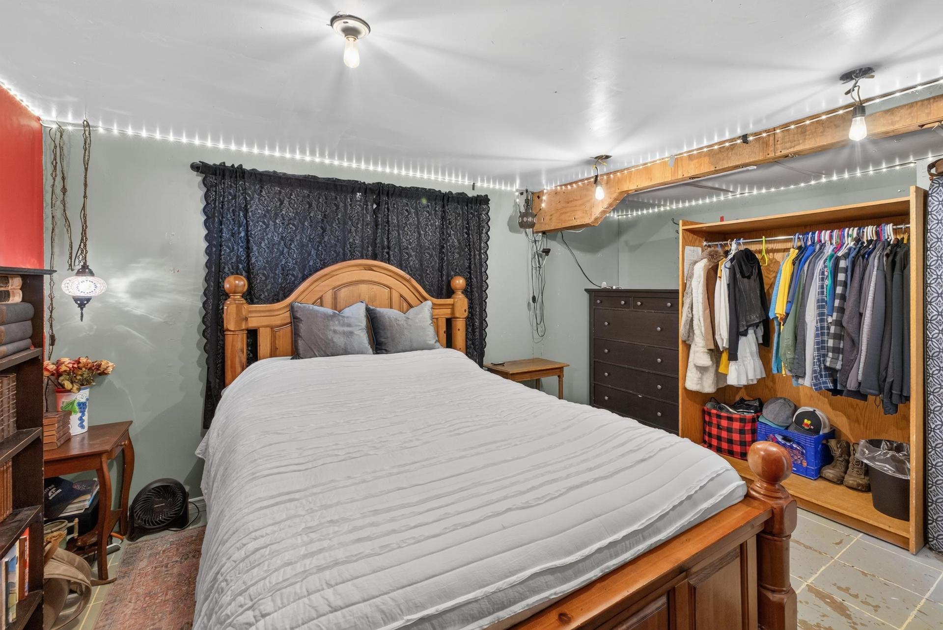23 Lakeview Drive, Cornwall, PE - Indoor Photo Showing Bedroom