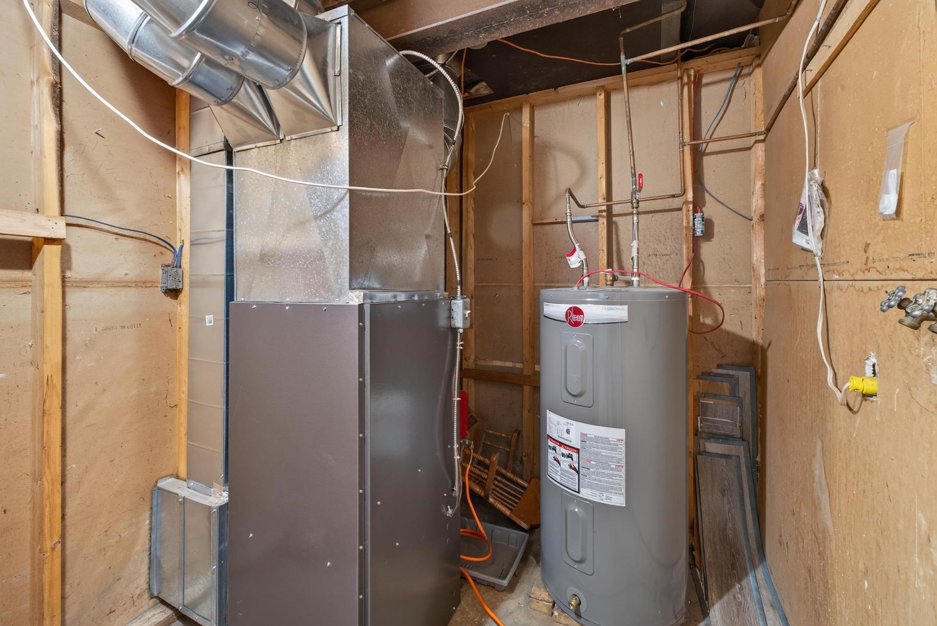 23 Lakeview Drive, Cornwall, PE - Indoor Photo Showing Basement