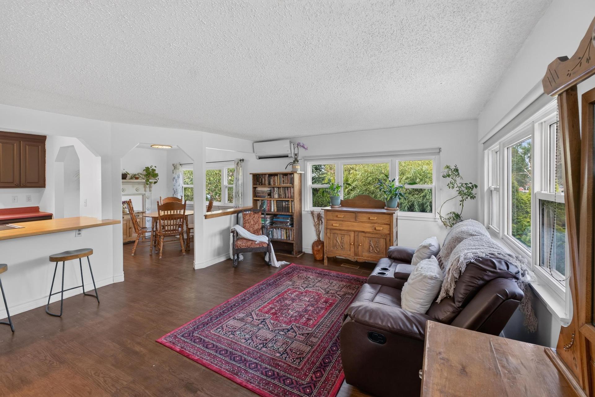23 Lakeview Drive, Cornwall, PE - Indoor Photo Showing Living Room