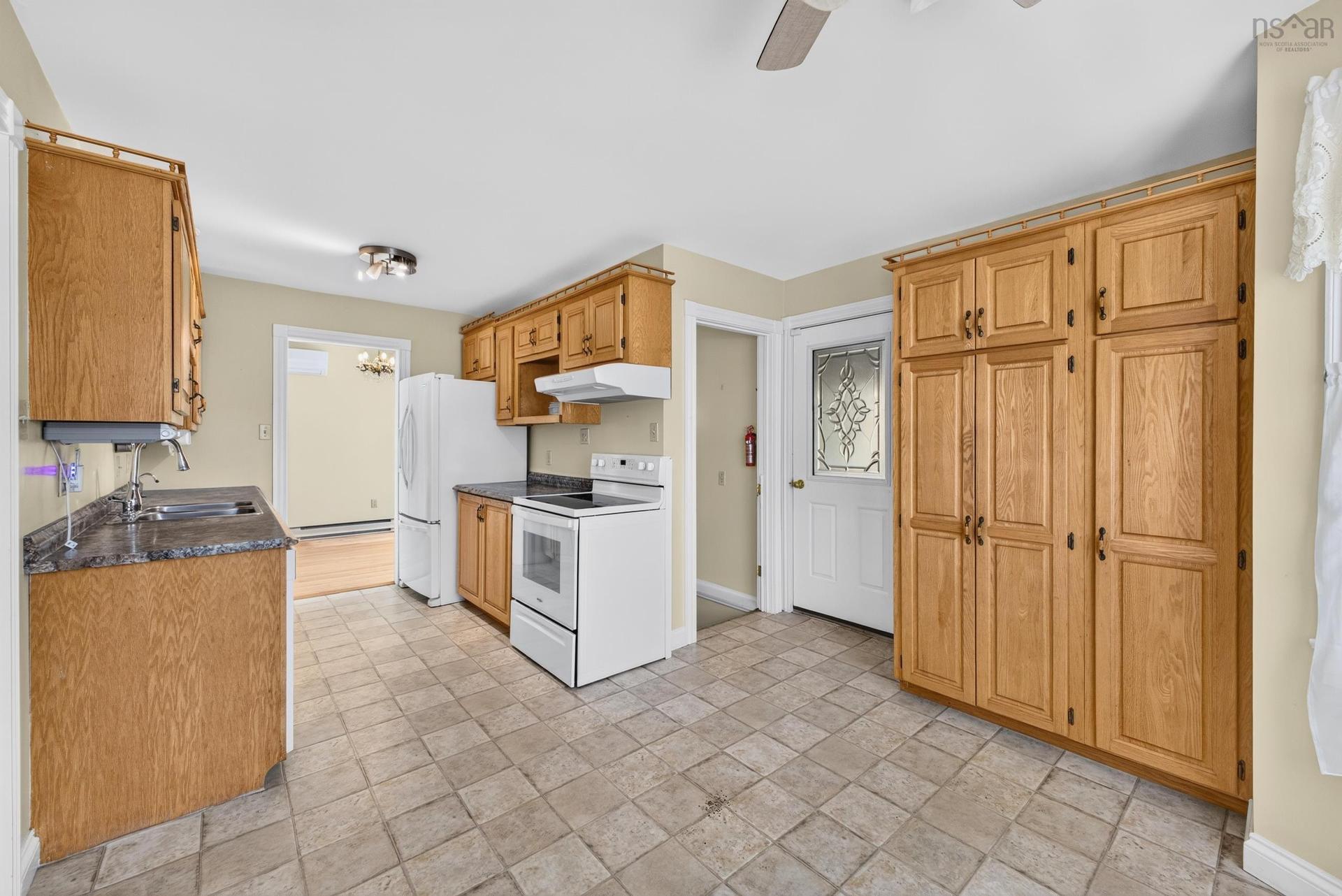1 Hillcrest Street, Truro, NS - Indoor Photo Showing Kitchen