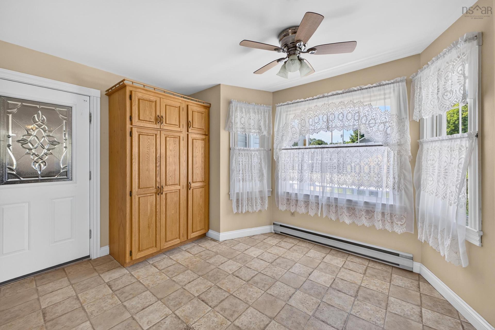1 Hillcrest Street, Truro, NS - Indoor Photo Showing Other Room