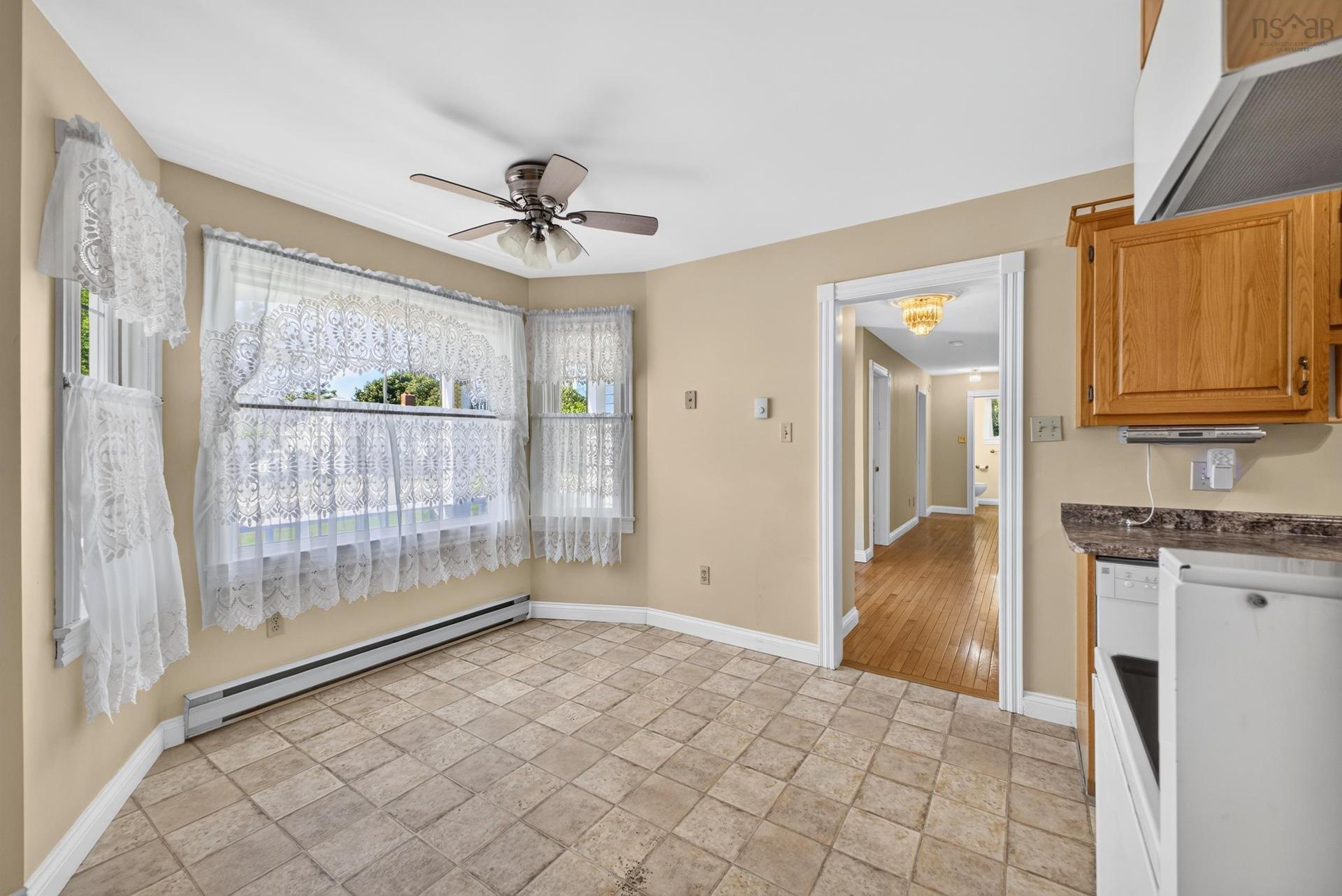 1 Hillcrest Street, Truro, NS - Indoor Photo Showing Kitchen