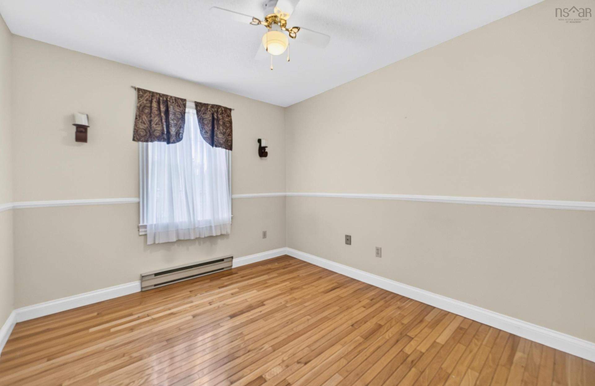 1 Hillcrest Street, Truro, NS - Indoor Photo Showing Other Room