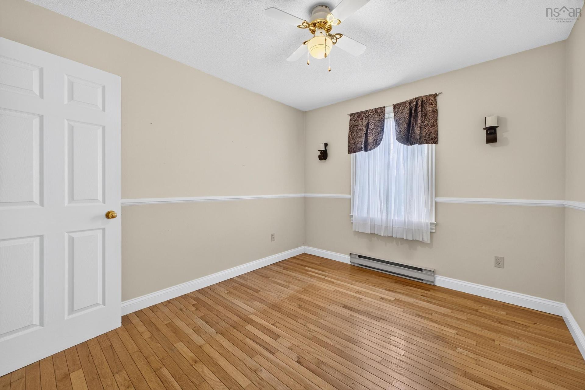 1 Hillcrest Street, Truro, NS - Indoor Photo Showing Other Room