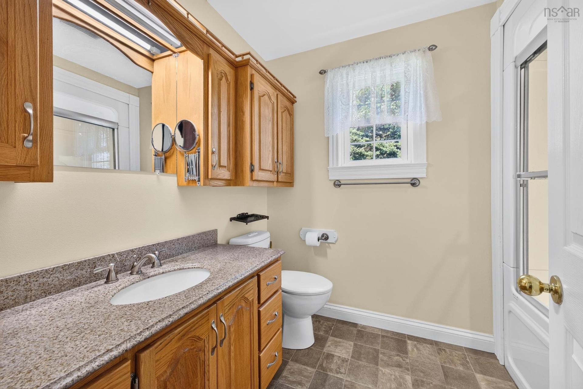1 Hillcrest Street, Truro, NS - Indoor Photo Showing Bathroom