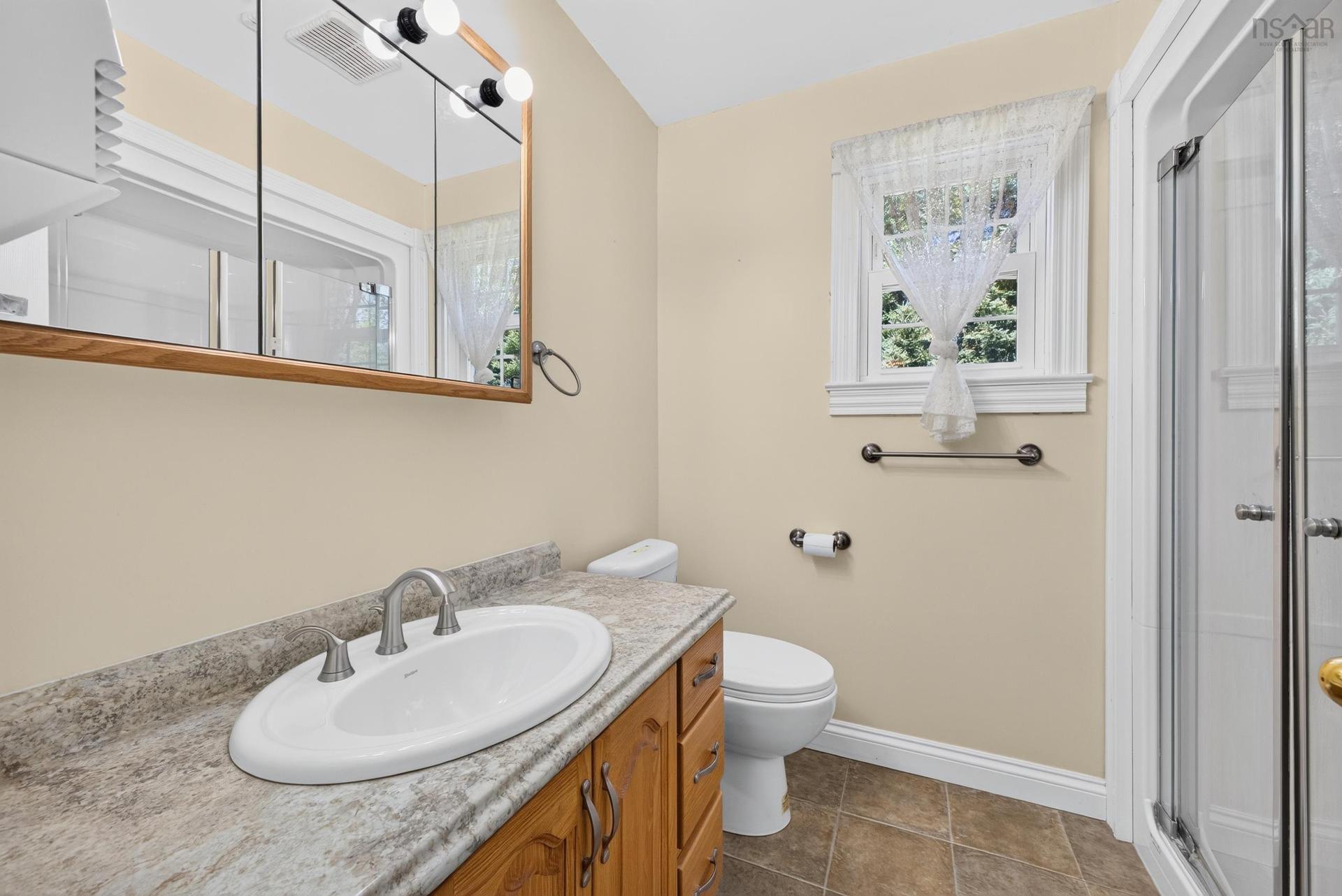 1 Hillcrest Street, Truro, NS - Indoor Photo Showing Bathroom