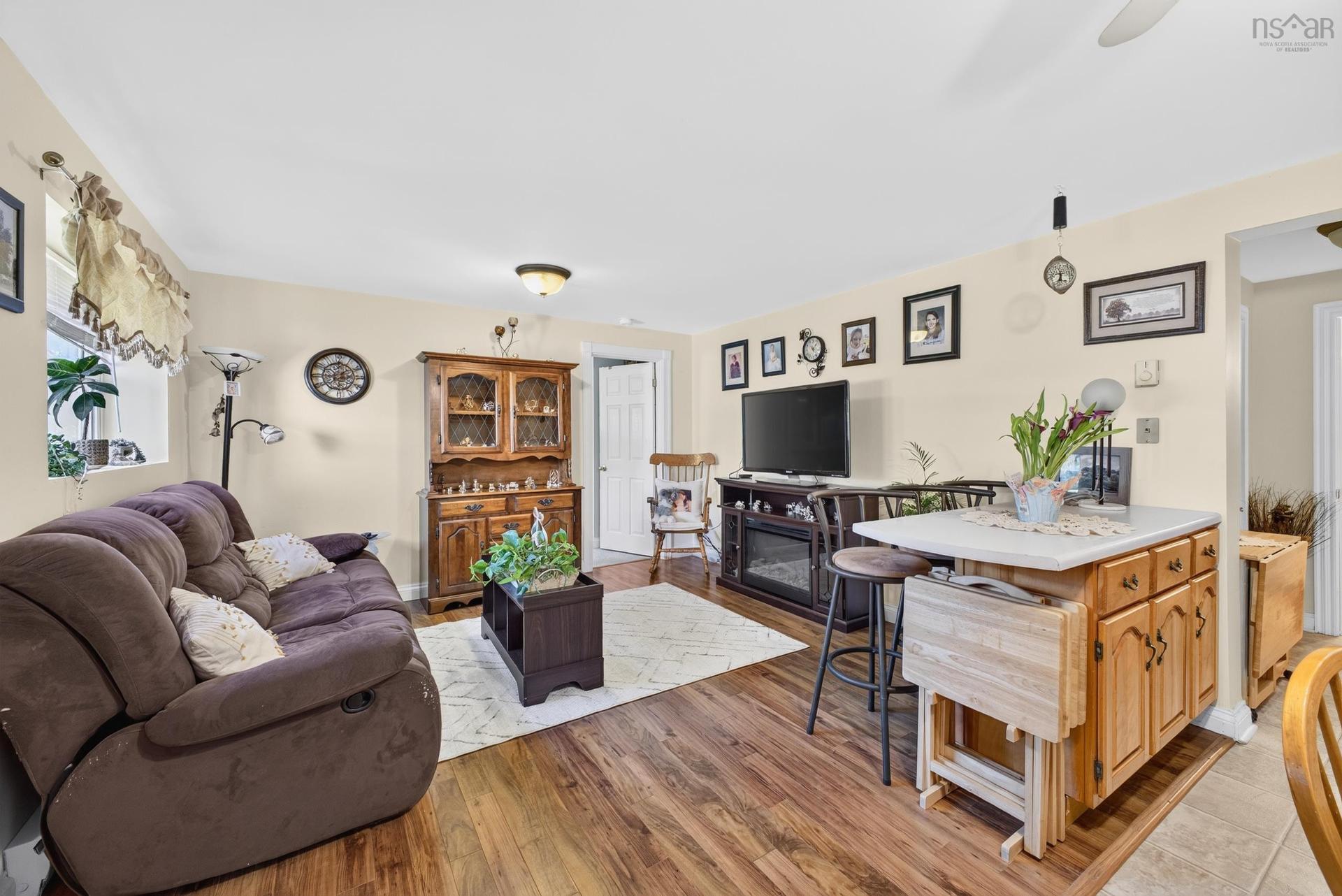 1 Hillcrest Street, Truro, NS - Indoor Photo Showing Living Room