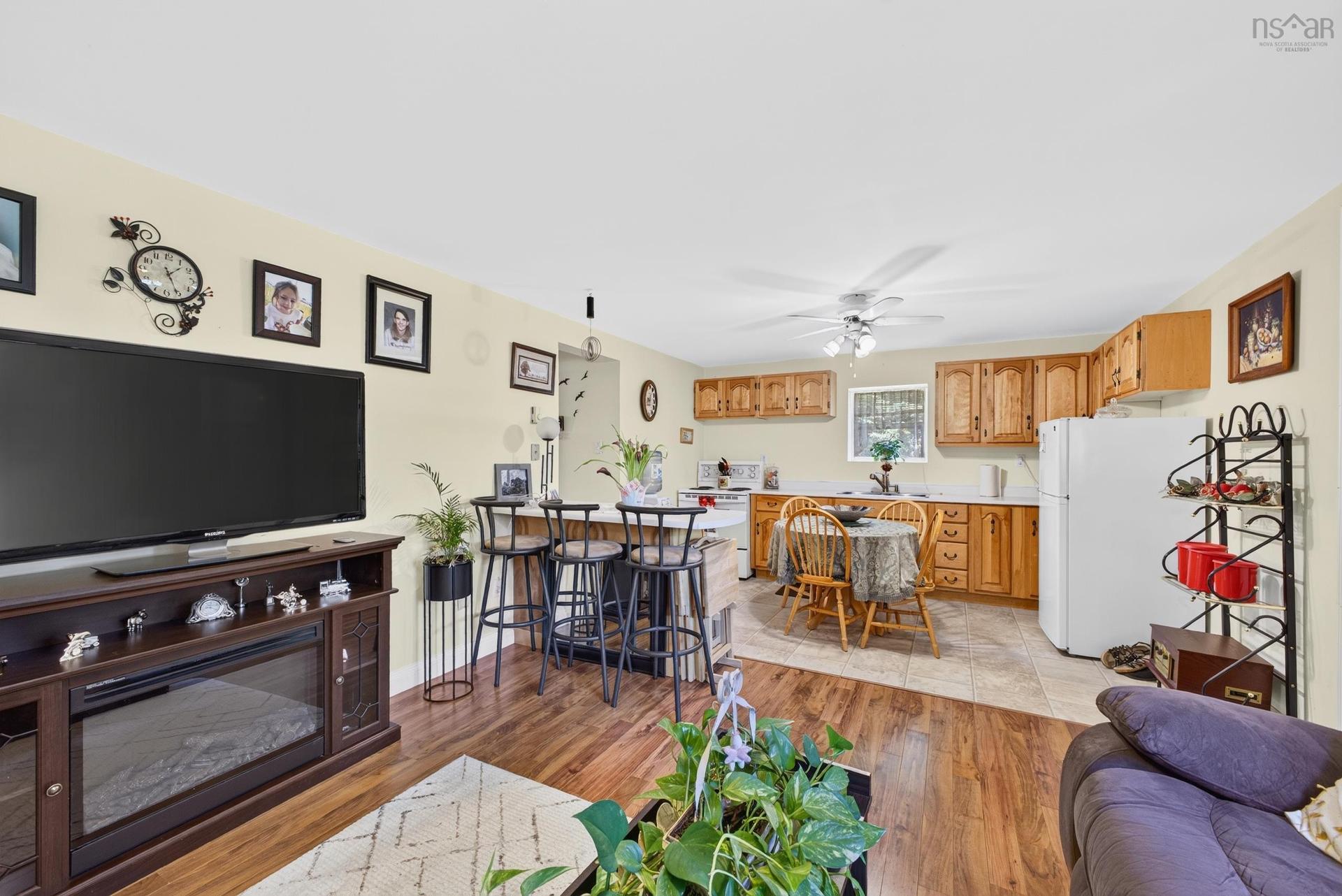 1 Hillcrest Street, Truro, NS - Indoor Photo Showing Other Room