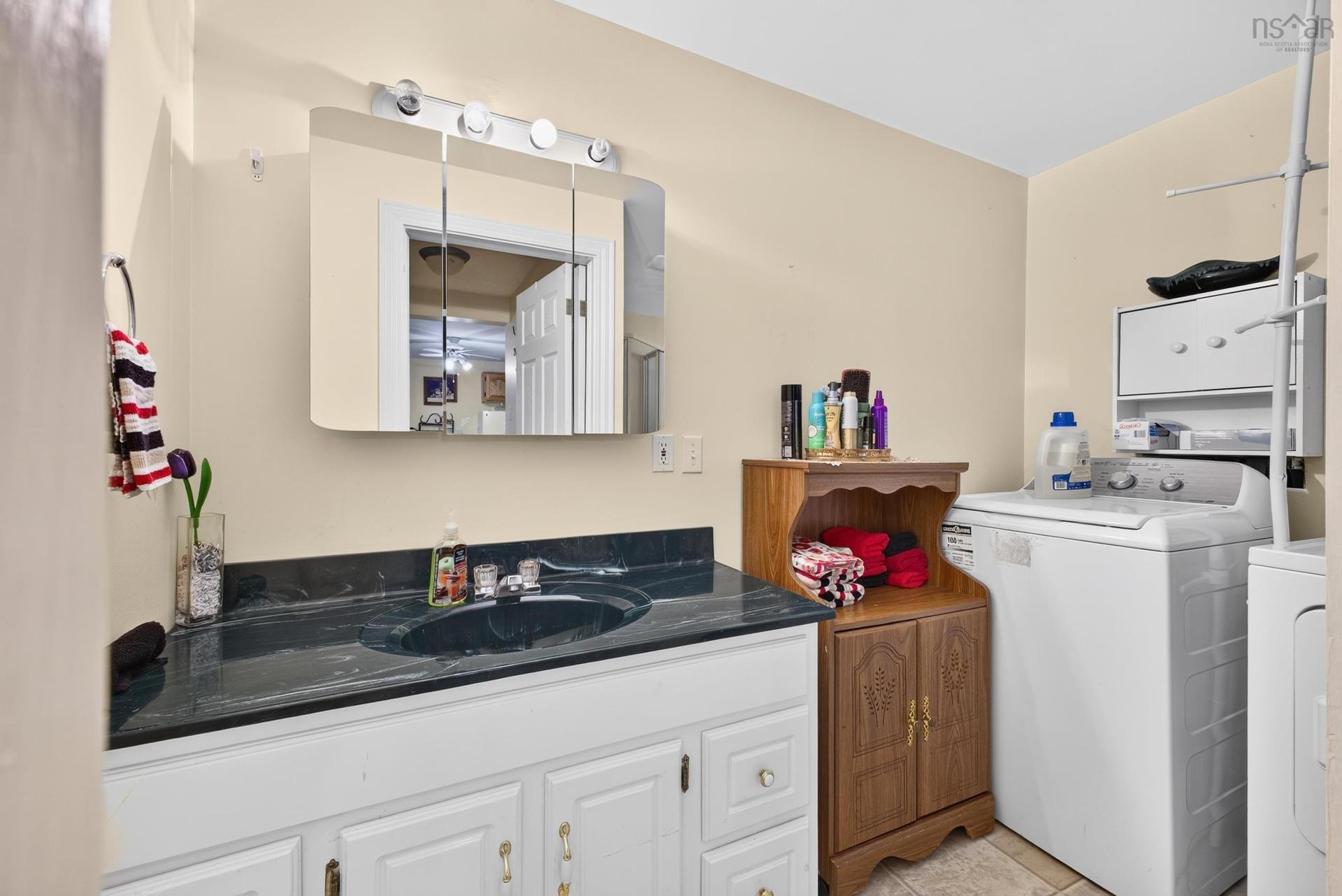 1 Hillcrest Street, Truro, NS - Indoor Photo Showing Laundry Room