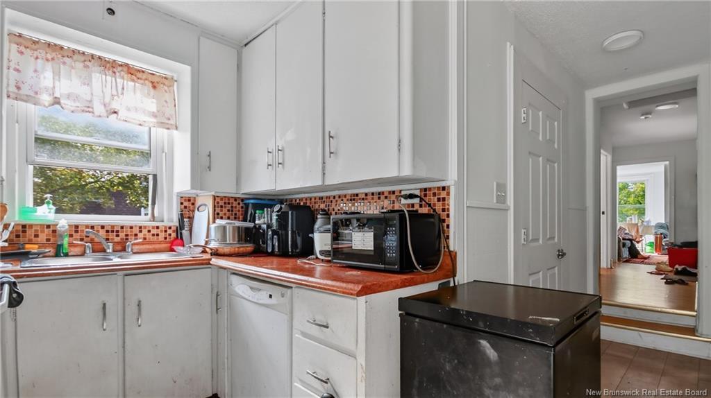 42 Railway, Moncton, NB - Indoor Photo Showing Kitchen