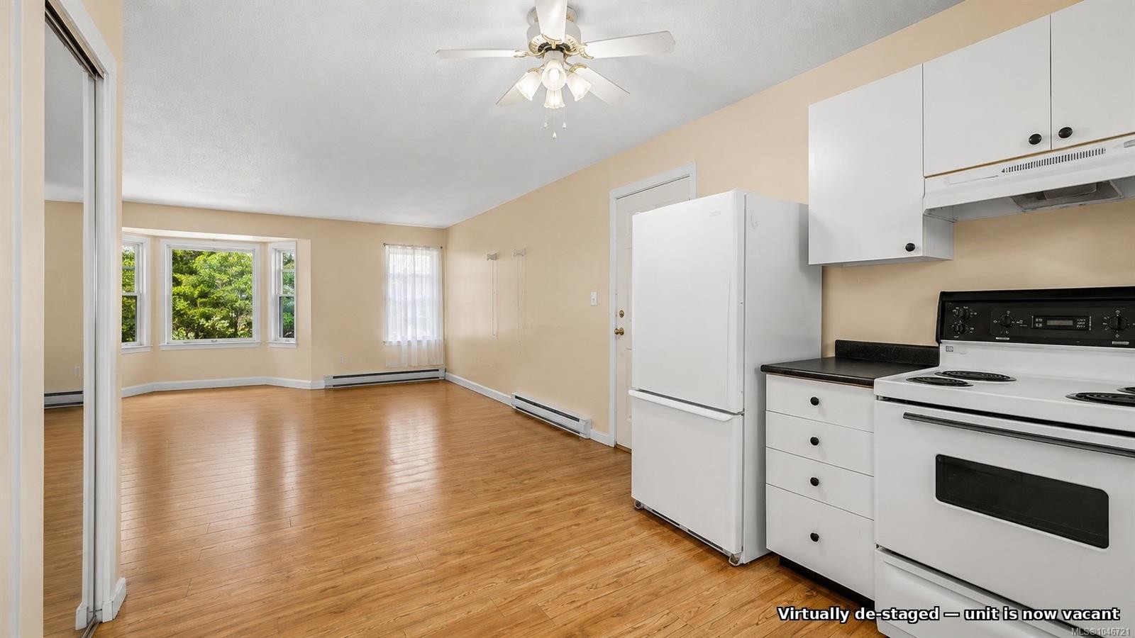 #18-1535 Dingwall Rd, Courtenay, BC - Indoor Photo Showing Kitchen