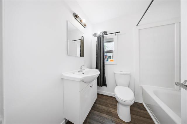 604 Union Ave, Winnipeg, MB - Indoor Photo Showing Bathroom
