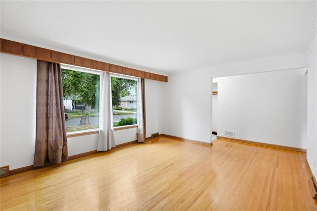 1111 Rothesay St, Winnipeg, MB - Indoor Photo Showing Other Room