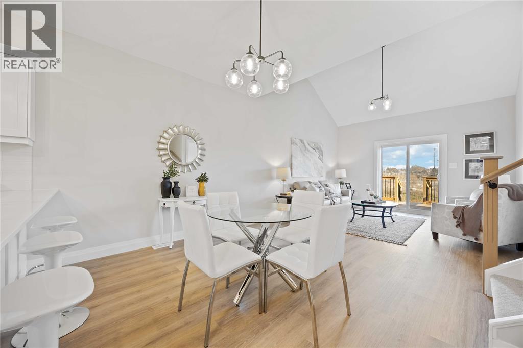 214 St Clair Boulevard Unit# 21, St Clair, ON - Indoor Photo Showing Dining Room