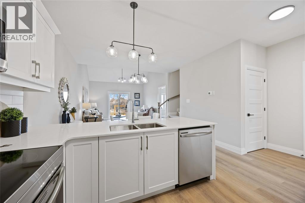 214 St Clair Boulevard Unit# 21, St Clair, ON - Indoor Photo Showing Kitchen With Double Sink