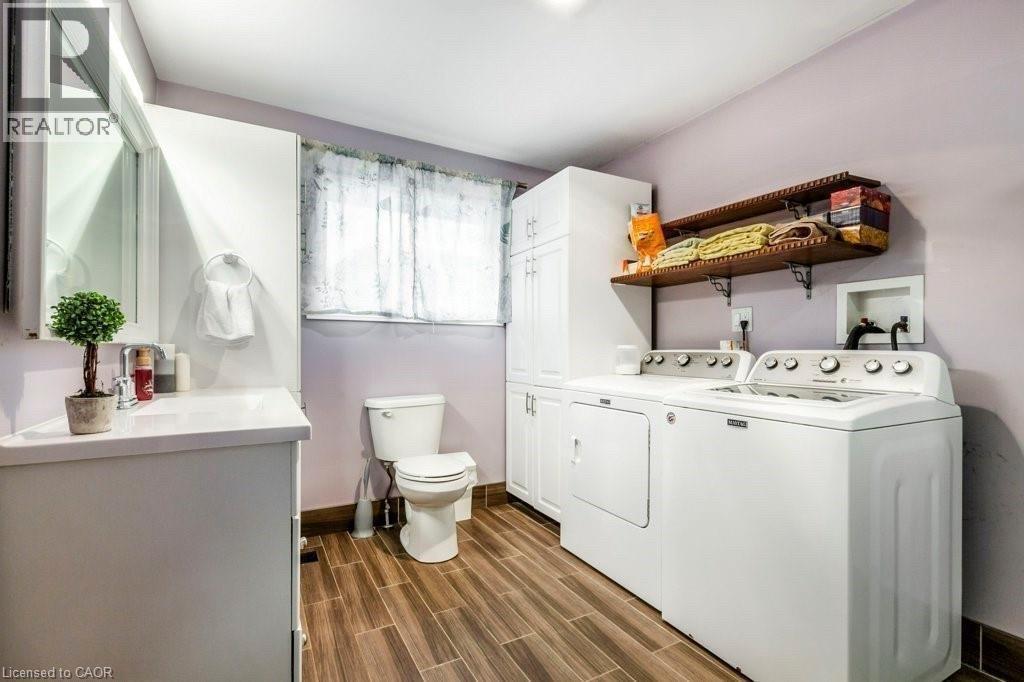 510 Oakridge Place, Waterloo, ON - Indoor Photo Showing Laundry Room