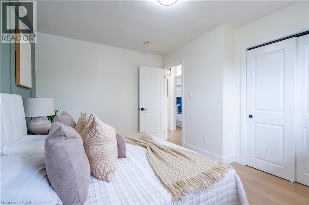 23 Tyrone Drive, Hamilton, ON - Indoor Photo Showing Bedroom