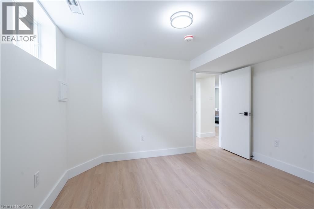 23 Tyrone Drive, Hamilton, ON - Indoor Photo Showing Other Room