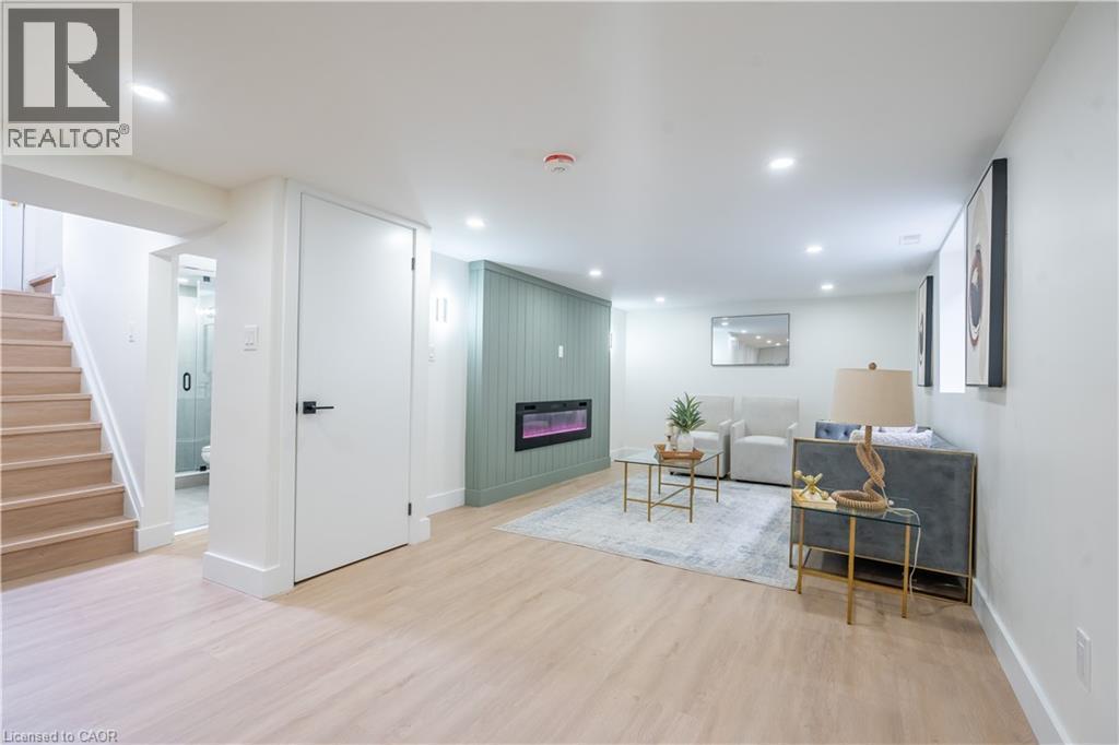 23 Tyrone Drive, Hamilton, ON - Indoor